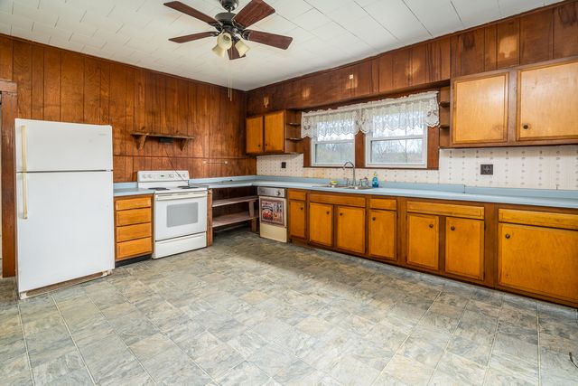 15016 Harmony Church Road, West Frankfort, IL 62896