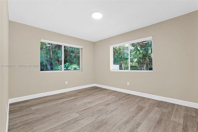 11919 NE 8th av, Biscayne Park, FL 33161