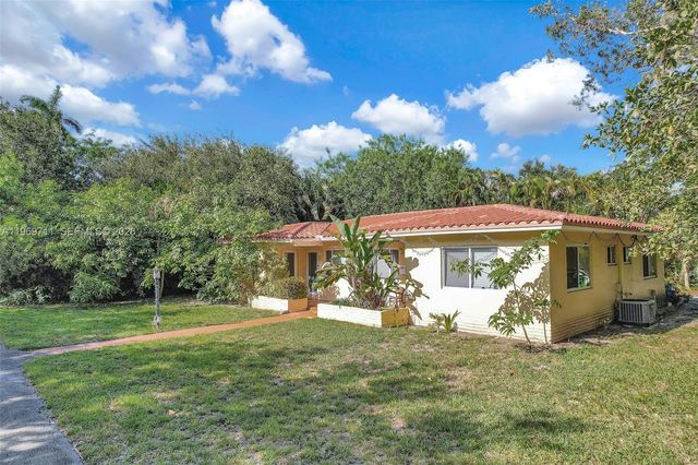 11919 NE 8th av, Biscayne Park, FL 33161