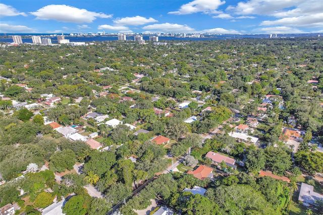 11919 NE 8th av, Biscayne Park, FL 33161