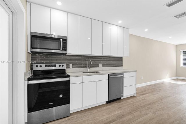 11919 NE 8th av, Biscayne Park, FL 33161