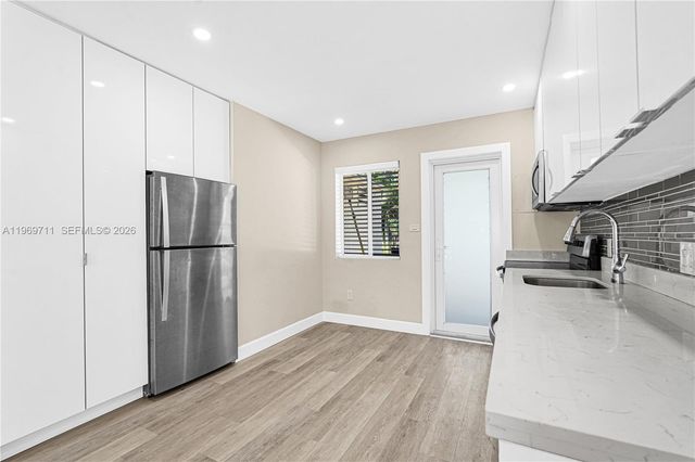 11919 NE 8th av, Biscayne Park, FL 33161