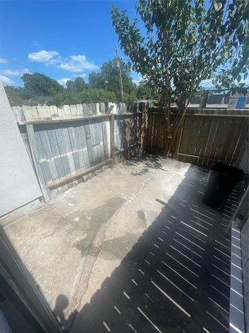 11041 Albury Drive, Houston, TX 77096