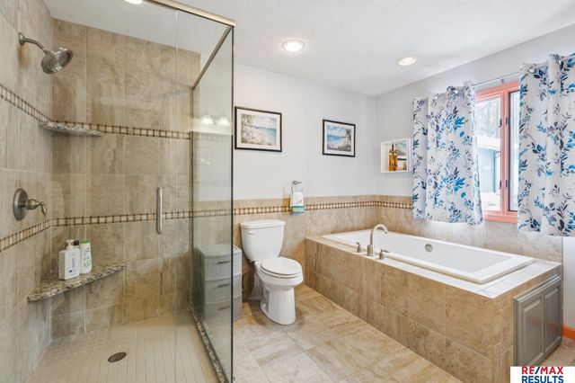 5796 County Road 40, Fort Calhoun, NE 68023