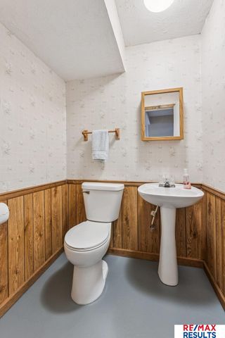 5796 County Road 40, Fort Calhoun, NE 68023