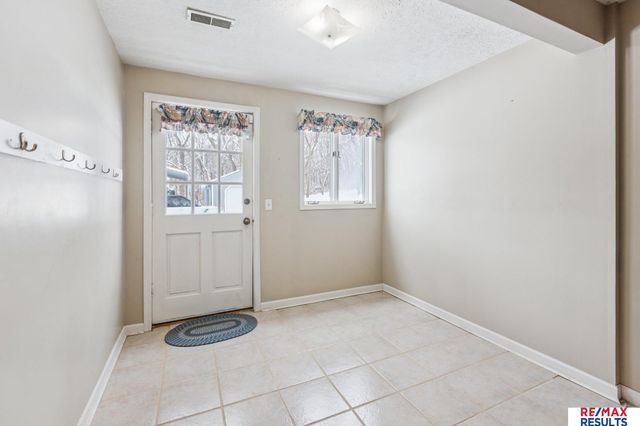 5796 County Road 40, Fort Calhoun, NE 68023