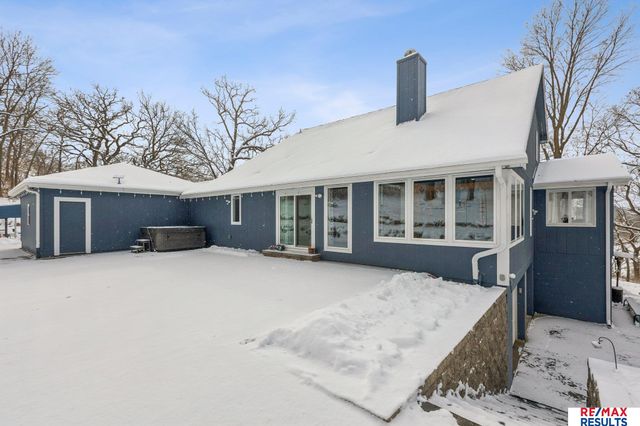 5796 County Road 40, Fort Calhoun, NE 68023