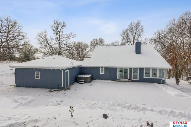 5796 County Road 40, Fort Calhoun, NE 68023