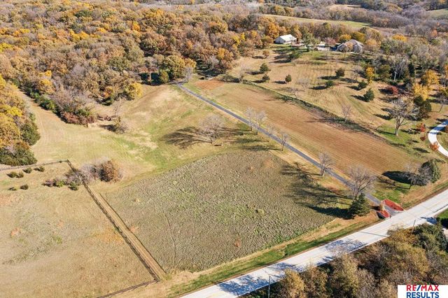 5796 County Road 40, Fort Calhoun, NE 68023