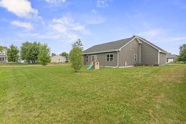 N8041 Preserve Park DRIVE, Ixonia, WI 53036