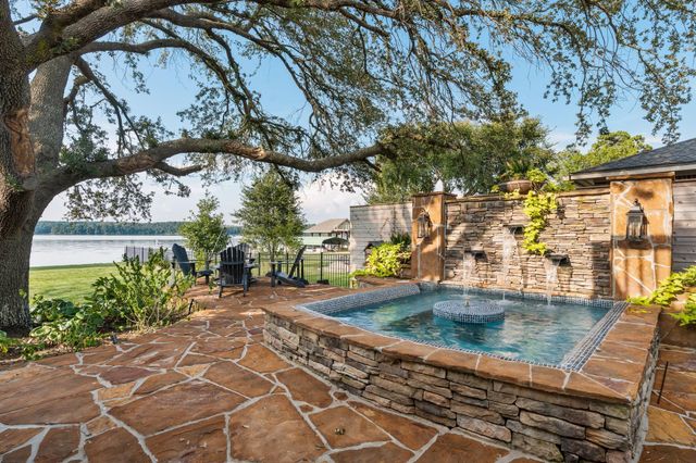 16422 Hunters Trail, Montgomery, TX 77356