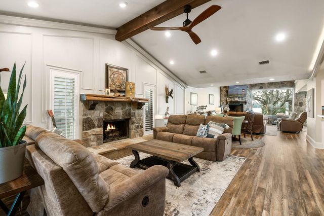 16422 Hunters Trail, Montgomery, TX 77356