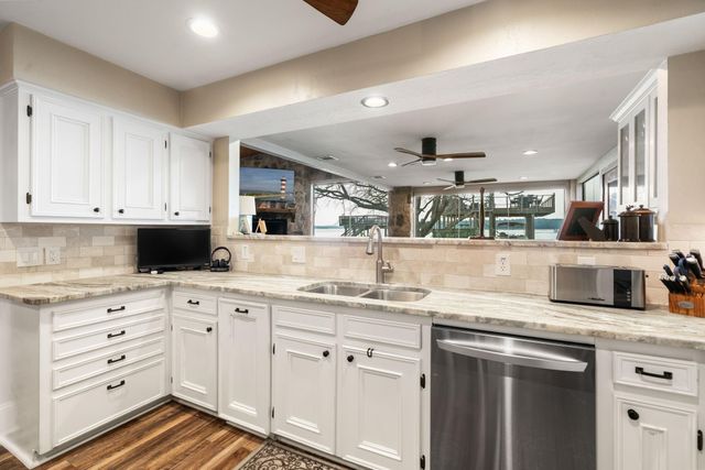 16422 Hunters Trail, Montgomery, TX 77356