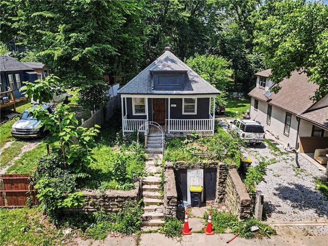 2524 Kensington Avenue, Kansas City, MO 64127