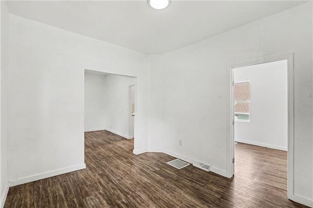2524 Kensington Avenue, Kansas City, MO 64127