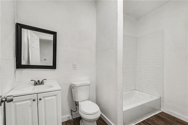 2524 Kensington Avenue, Kansas City, MO 64127