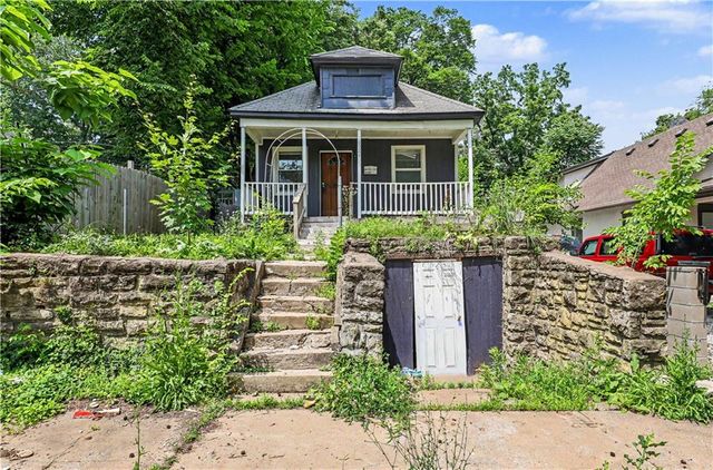 2524 Kensington Avenue, Kansas City, MO 64127