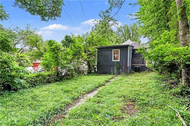 2524 Kensington Avenue, Kansas City, MO 64127