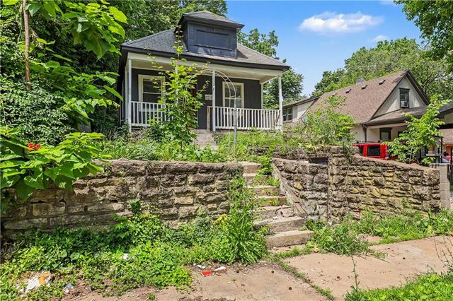2524 Kensington Avenue, Kansas City, MO 64127