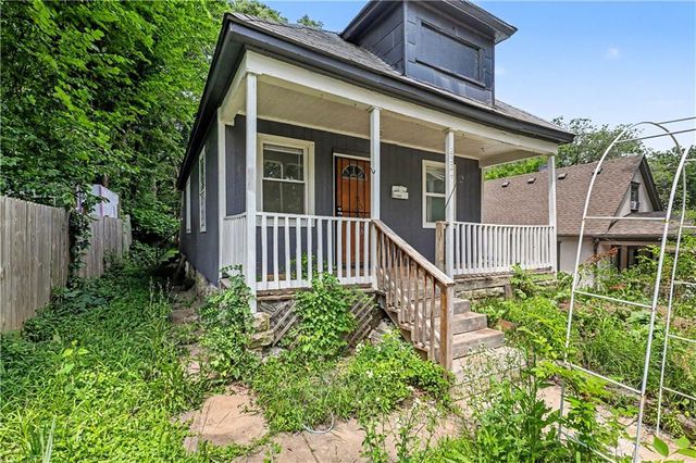 2524 Kensington Avenue, Kansas City, MO 64127