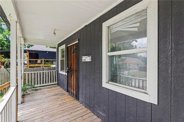 2524 Kensington Avenue, Kansas City, MO 64127