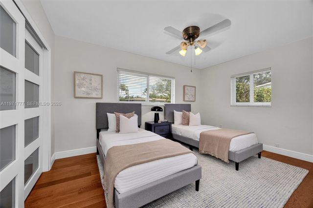 5680 SW 86th St, Miami, FL 33143