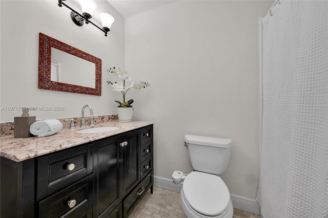 5680 SW 86th St, Miami, FL 33143