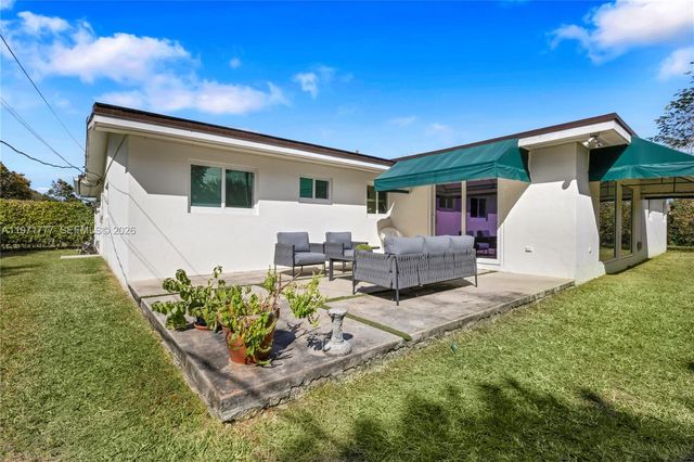 5680 SW 86th St, Miami, FL 33143