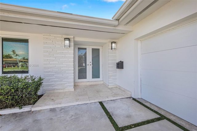 5680 SW 86th St, Miami, FL 33143