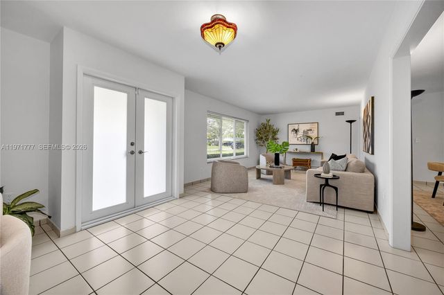 5680 SW 86th St, Miami, FL 33143