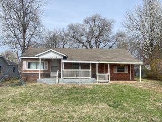 3211 West Madison Street, Springfield, MO 65802