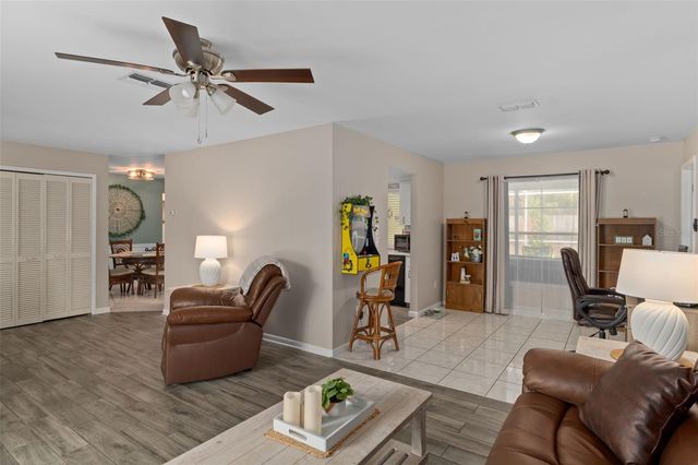 6101 COUNTY LINE ROAD, Spring Hill, FL 34606