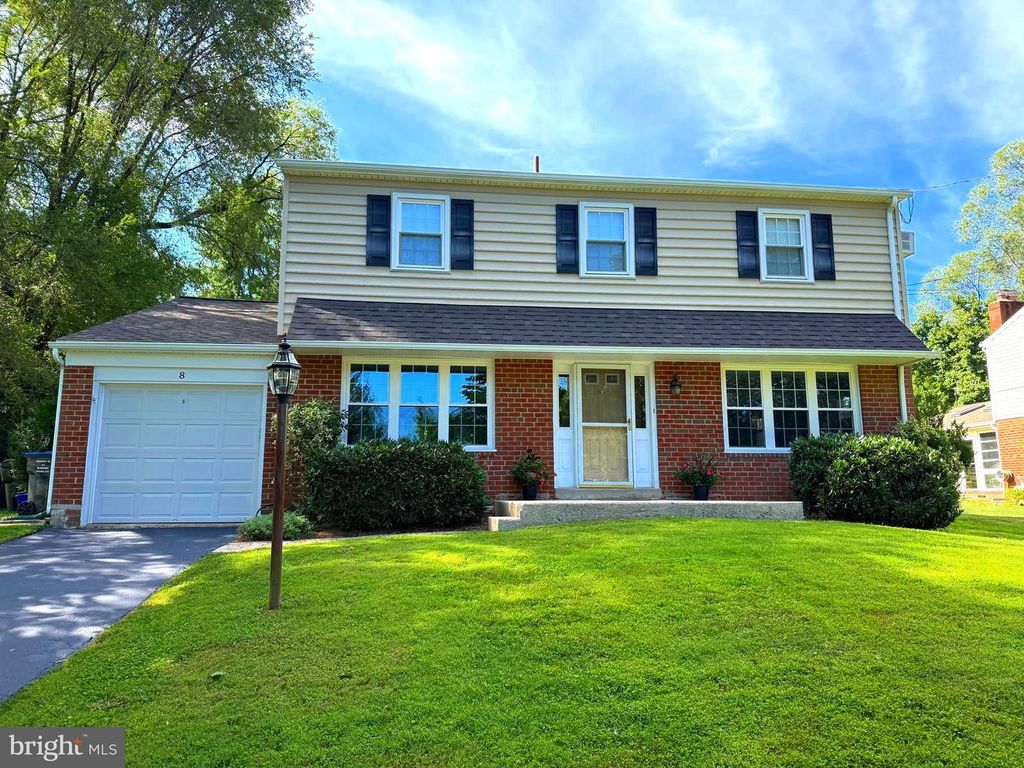 8 DEER RUN LN, Malvern, PA 19355