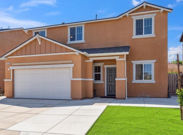 264 Rosebriar Street, Madera, CA 93638