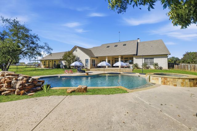 5071 Fm 1810, Chico, TX 76431