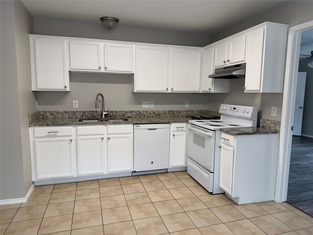 3332 Navaro Street, Dallas, TX 75212