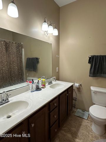 121 S King Street, Windsor, NC 27983