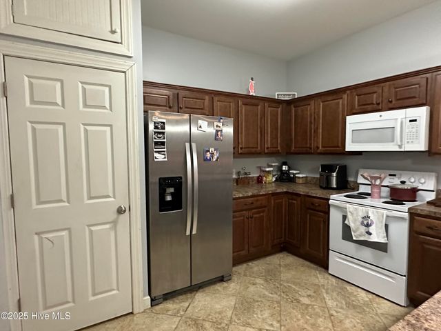 121 S King Street, Windsor, NC 27983