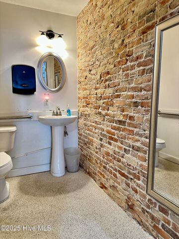 121 S King Street, Windsor, NC 27983