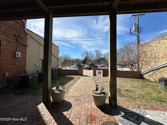 121 S King Street, Windsor, NC 27983