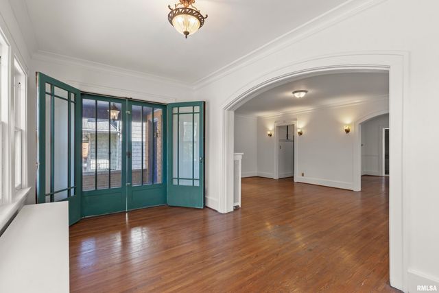 1210 N ELMWOOD Avenue, Peoria, IL 61606