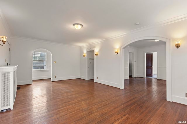 1210 N ELMWOOD Avenue, Peoria, IL 61606