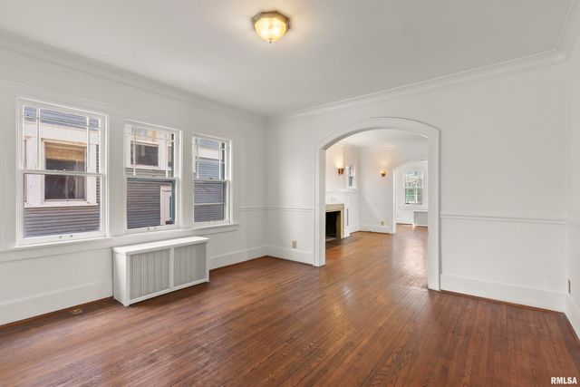 1210 N ELMWOOD Avenue, Peoria, IL 61606