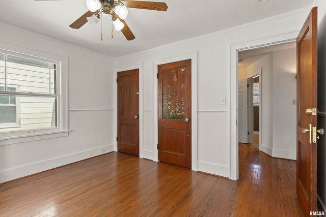 1210 N ELMWOOD Avenue, Peoria, IL 61606