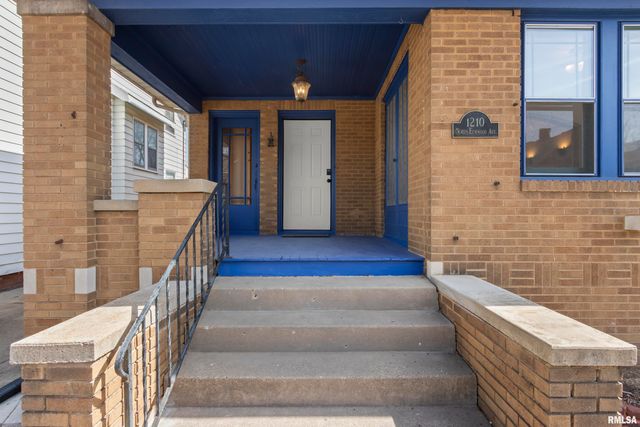 1210 N ELMWOOD Avenue, Peoria, IL 61606