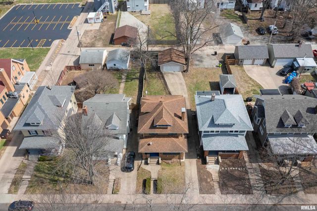 1210 N ELMWOOD Avenue, Peoria, IL 61606