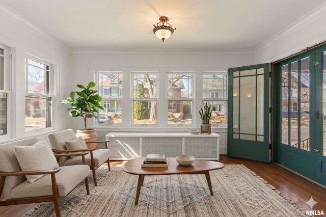 1210 N ELMWOOD Avenue, Peoria, IL 61606