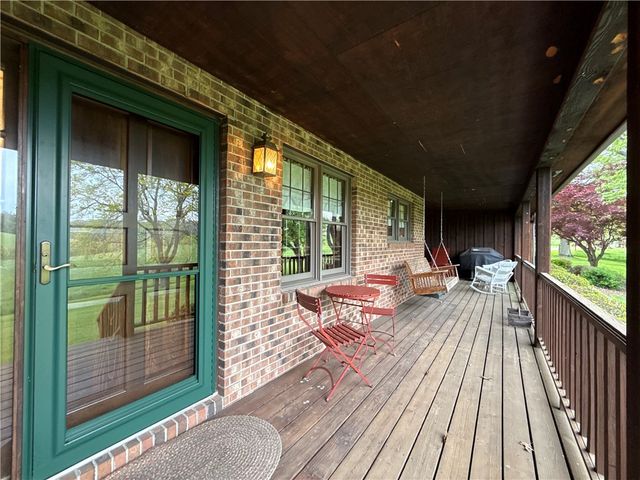 176 Ashmore Rd, Buffalo Twp, PA 15301