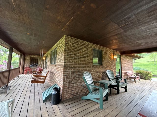 176 Ashmore Rd, Buffalo Twp, PA 15301