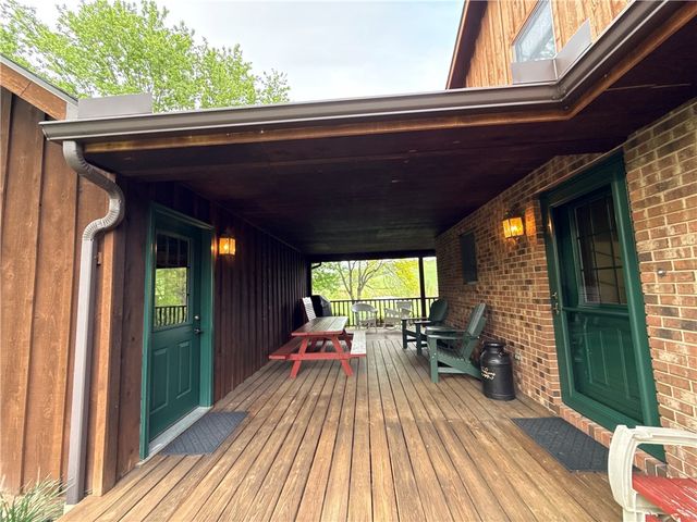 176 Ashmore Rd, Buffalo Twp, PA 15301